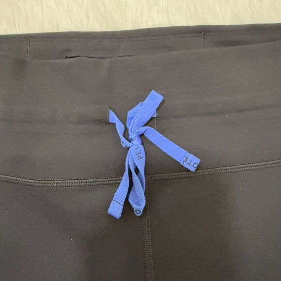 Women Peloton Precise & Charged High Rise Leggings in Black Size Extra Large - Picture 5 of 7